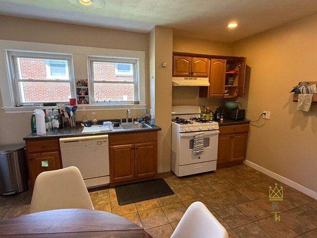 Building Photo - 289 Foster St