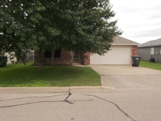 Building Photo - 3 BEDROOM, 2 BATH, BELTON ISD