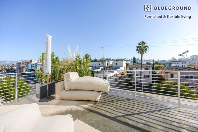 Building Photo - 611 N Virgil Ave