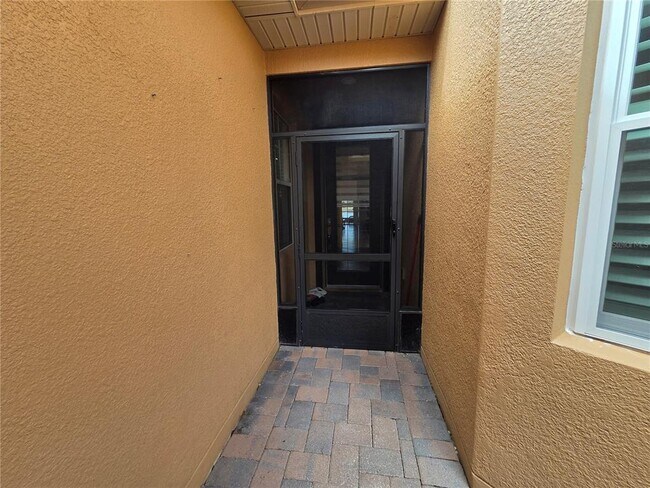 Building Photo - 2435 Palm Tree Dr