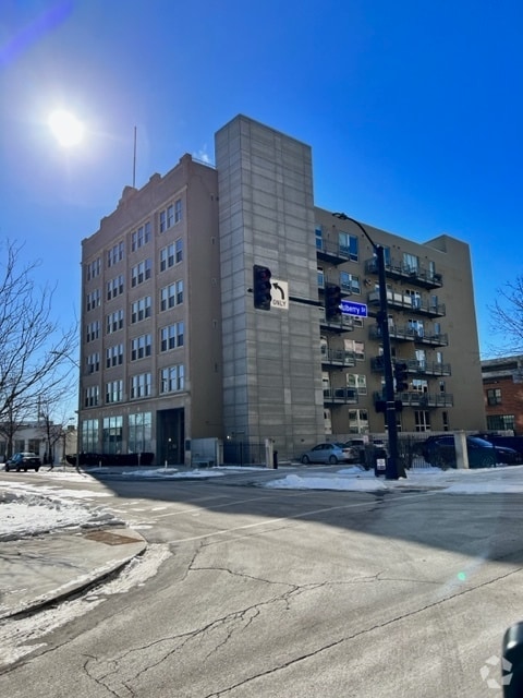 Building Photo - 112 11th St