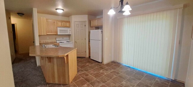 Building Photo - 1831 Hoodie Ln