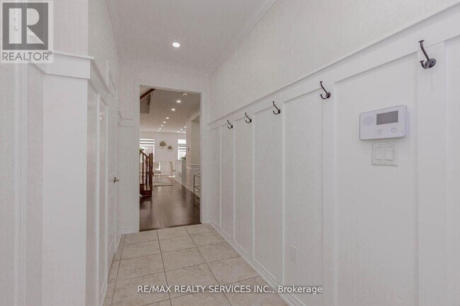 Photo du bâtiment - 60 True Blue Cres