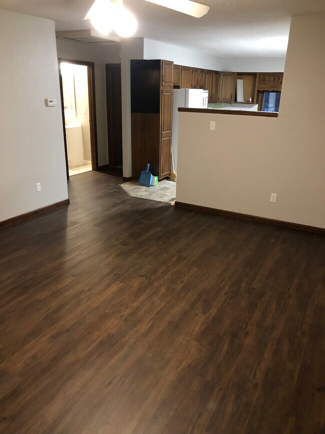 Main Living room - 435 S Ridge Rd