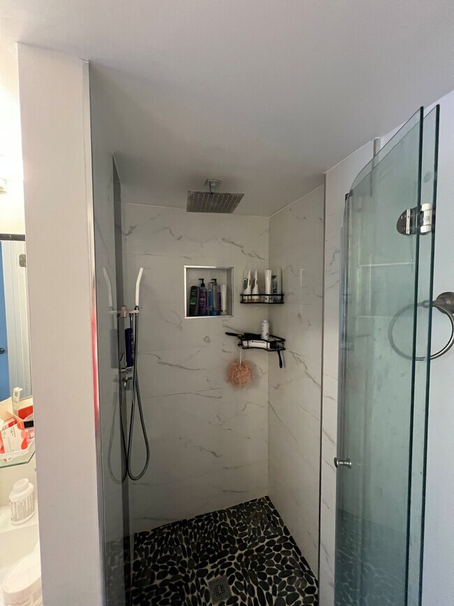 Foto del edificio - 1531 Colonial Dr