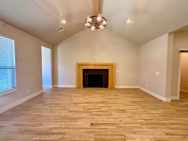 Foto del edificio - 1308 Lemon Ranch Rd