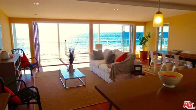 Foto del edificio - 25164 Malibu Rd