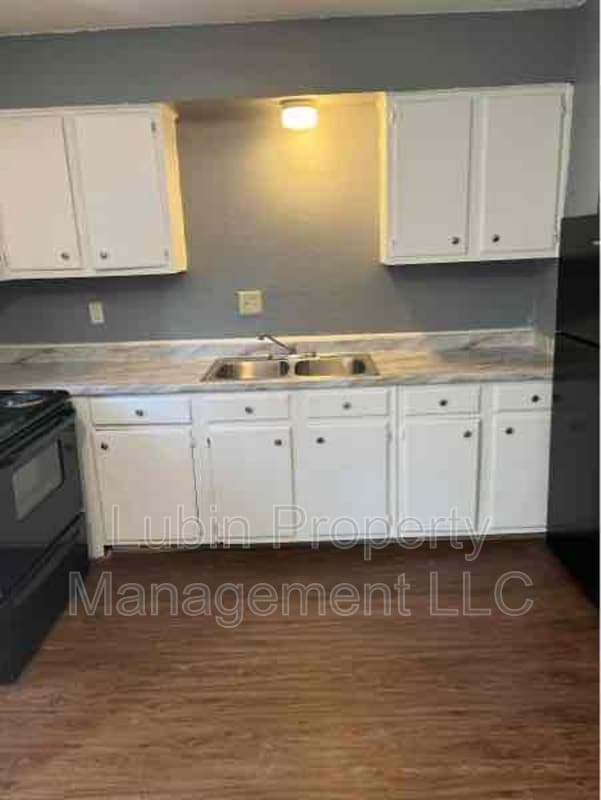 Building Photo - 2883 Coach Dr