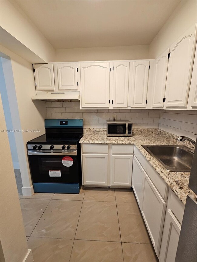 Foto del edificio - 10403 N Kendall Dr