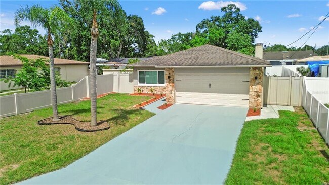 Foto del edificio - 7021 Blossom Ave