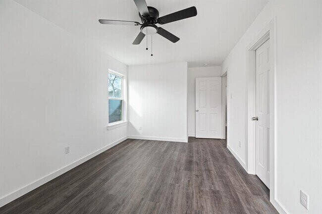 Foto del edificio - 9531 Everglade Dr