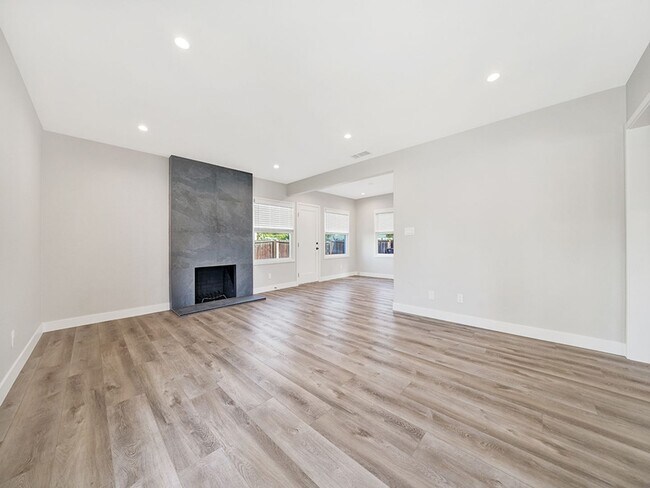 Building Photo - 2476 Elden Avenue