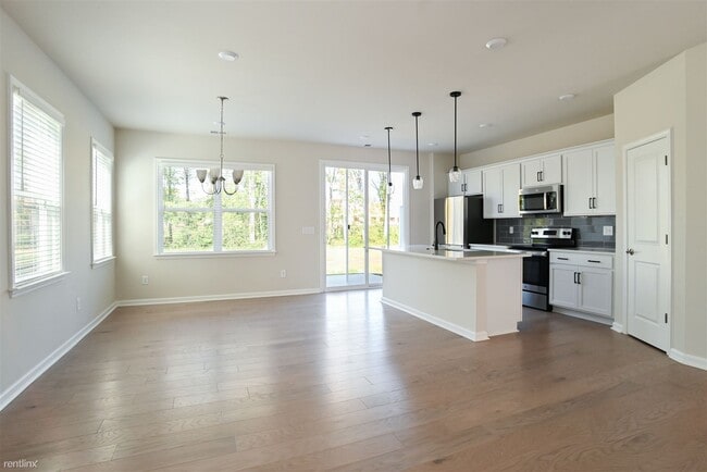 Building Photo - 3 br, 2.5 bath Townhome - 9021 Widden Way
