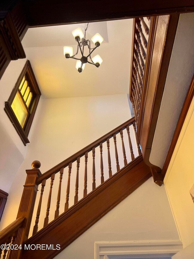 Building Photo - 84 McLaren St