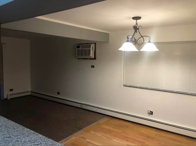 Foto del edificio - 8137 Marion Dr