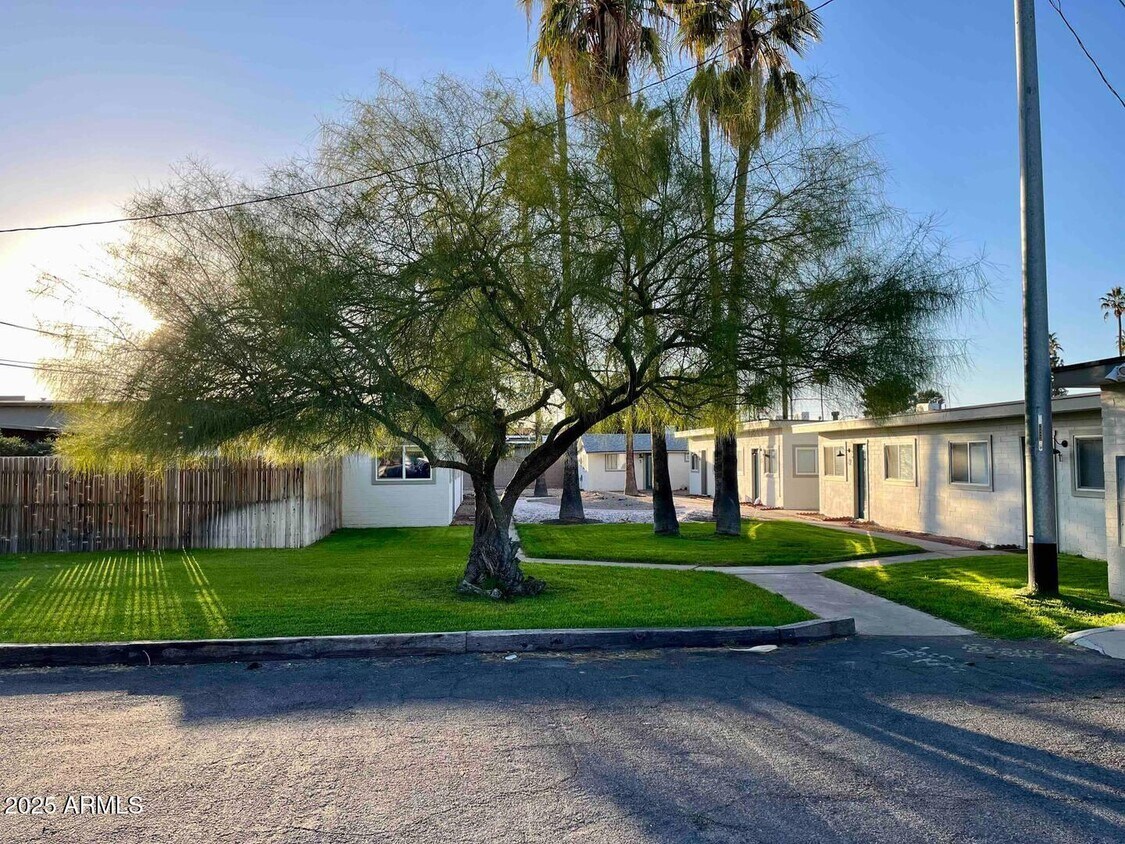 Foto principal - 4422 N Longview Ave