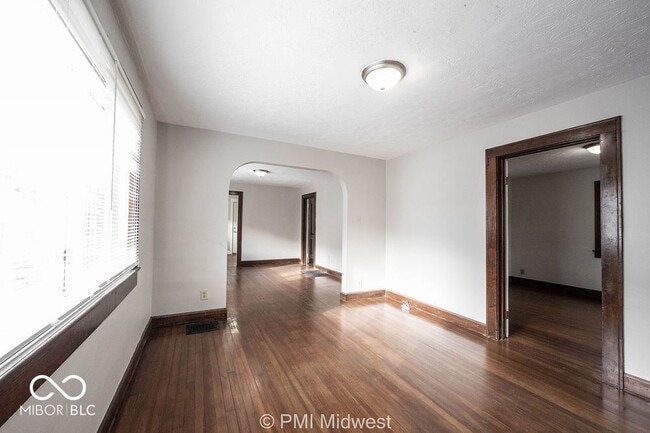 Building Photo - 4850 Hillside Ave