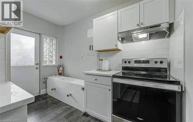 Building Photo - 83 Gibson Ave