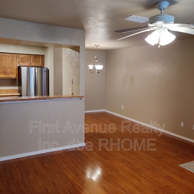 Building Photo - 3022 Forest Ln