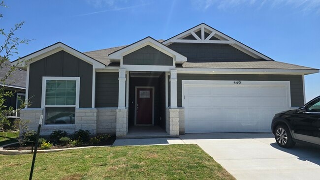 Building Photo - 449 Pipe Creek Dr
