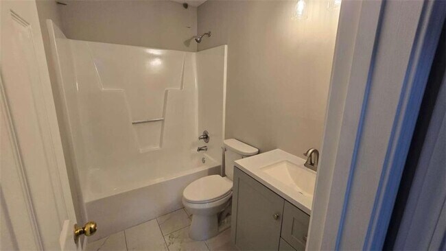 Foto del edificio - 3025 Mangum Dr