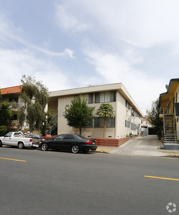 Primary Photo - 818 S Harvard Blvd
