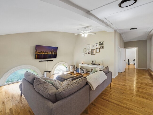 Foto del edificio - 4942 N Sheridan Rd