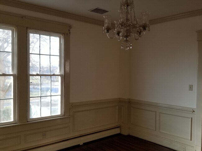 Building Photo - 318 S Dyer St