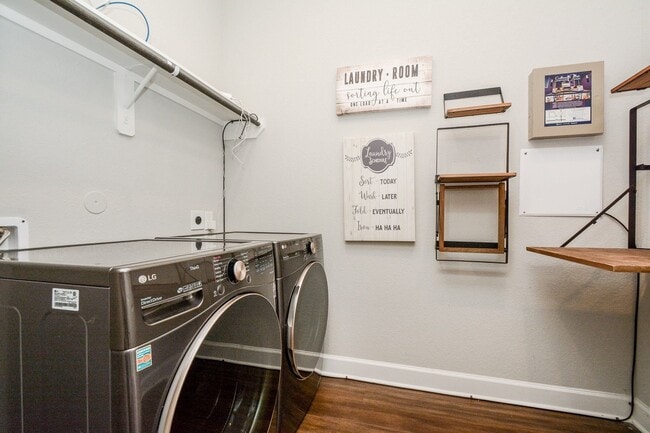 Building Photo - 2902 Tanager Trace