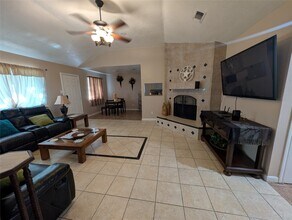 Building Photo - 3435 Creek Grove Dr