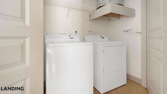 Foto del edificio - 10051 Perimeter Station Dr