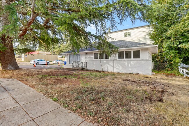Foto del edificio - 4 bedroom: Single Level SE Portland Home