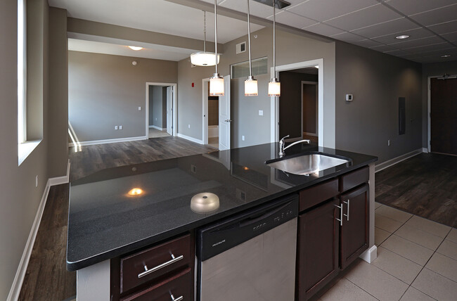 Model - Kitchen - The Residences At Hanna