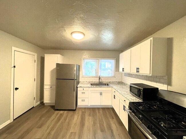 Foto del edificio - Lovely Recently Renovated Home in OKC! HAL...