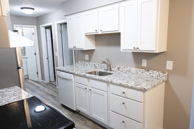 2BA/1BA - 715SF - Kitchen - Centennial & Heritage Apartments