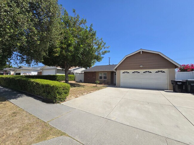 Building Photo - Beautiful 4 Bedroom Home