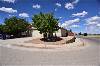 Building Photo - 14325 Island Point Dr