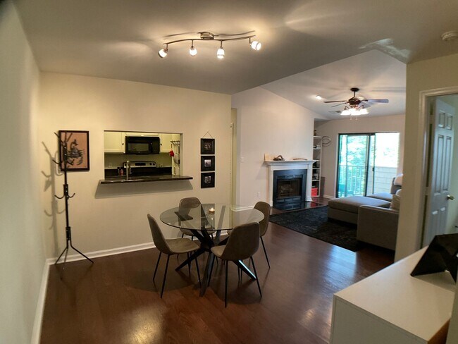 Foto del edificio - Spacious Condo in Brandon Ridge!