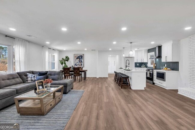 Building Photo - 1536 Daffodil Dr