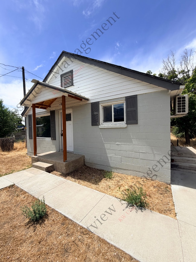 Building Photo - 2029 Monroe Blvd