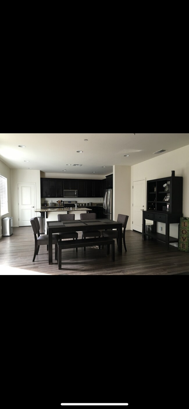 Building Photo - 1235 Cornell Ct