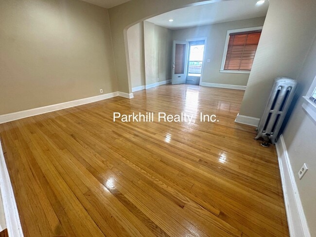 Building Photo - 24 Pen Argyl St