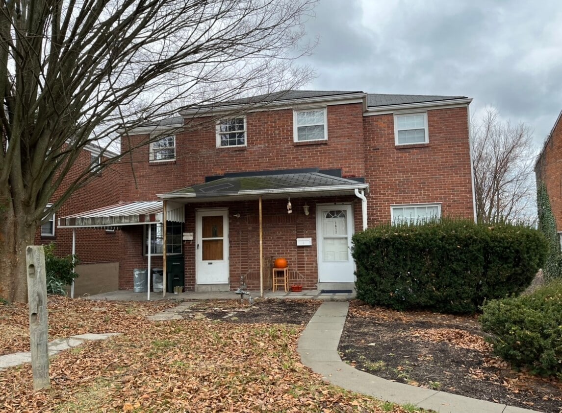 Foto principal - 1615 Parkline Dr