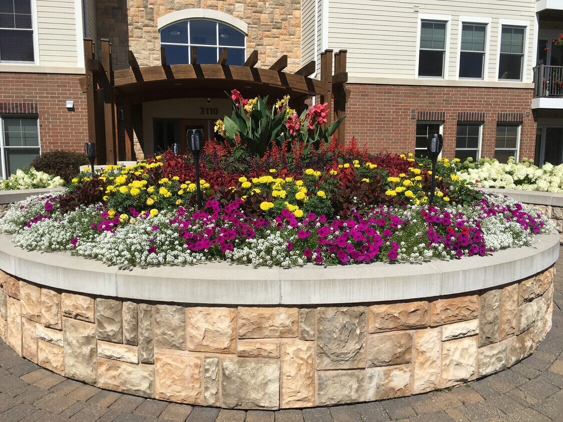 3110 N Chestnut St Unit 215, Chaska, MN 55318 Condo for Rent in Chaska, MN