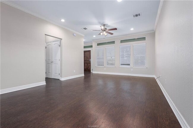 Photo - 1420 Holleman Dr House