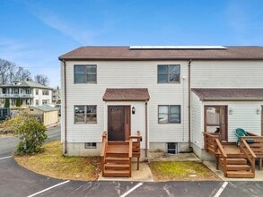 Building Photo - 39 Blendall St