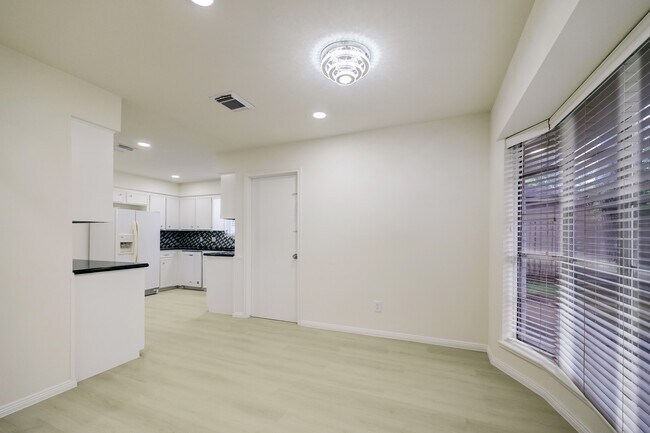 Foto del edificio - 5506 Bent Bough Ln