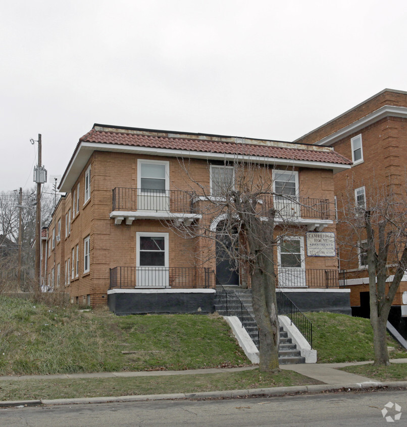 Primary Photo - Cambridge House Apartments