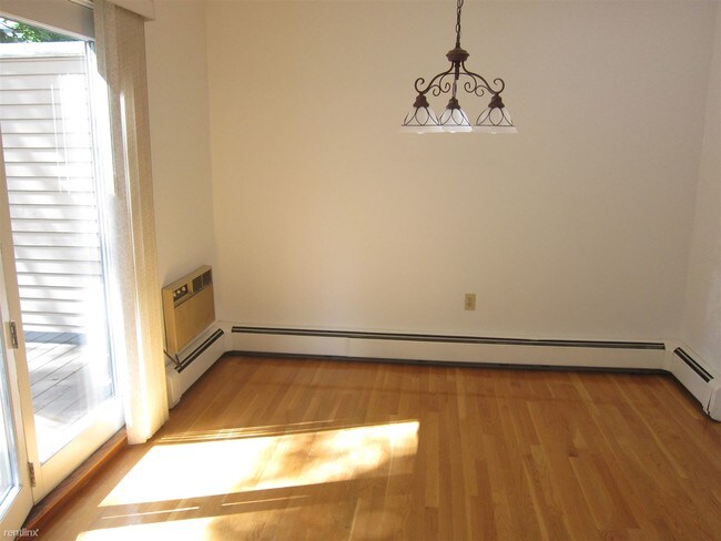 Building Photo - 628 Washington St