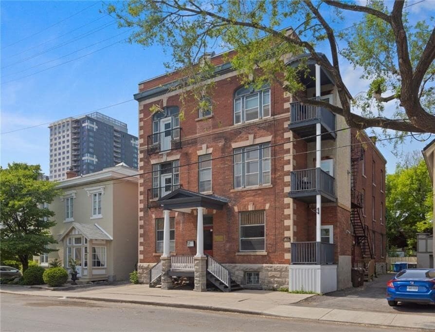 Building Photo - 455 Besserer St